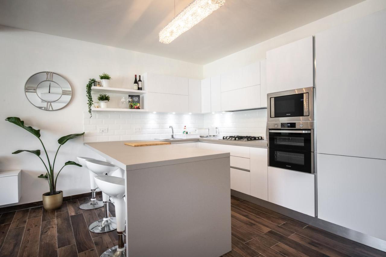 Electra Residence - Luxury Central Beachview Apartment Marsalforn Buitenkant foto